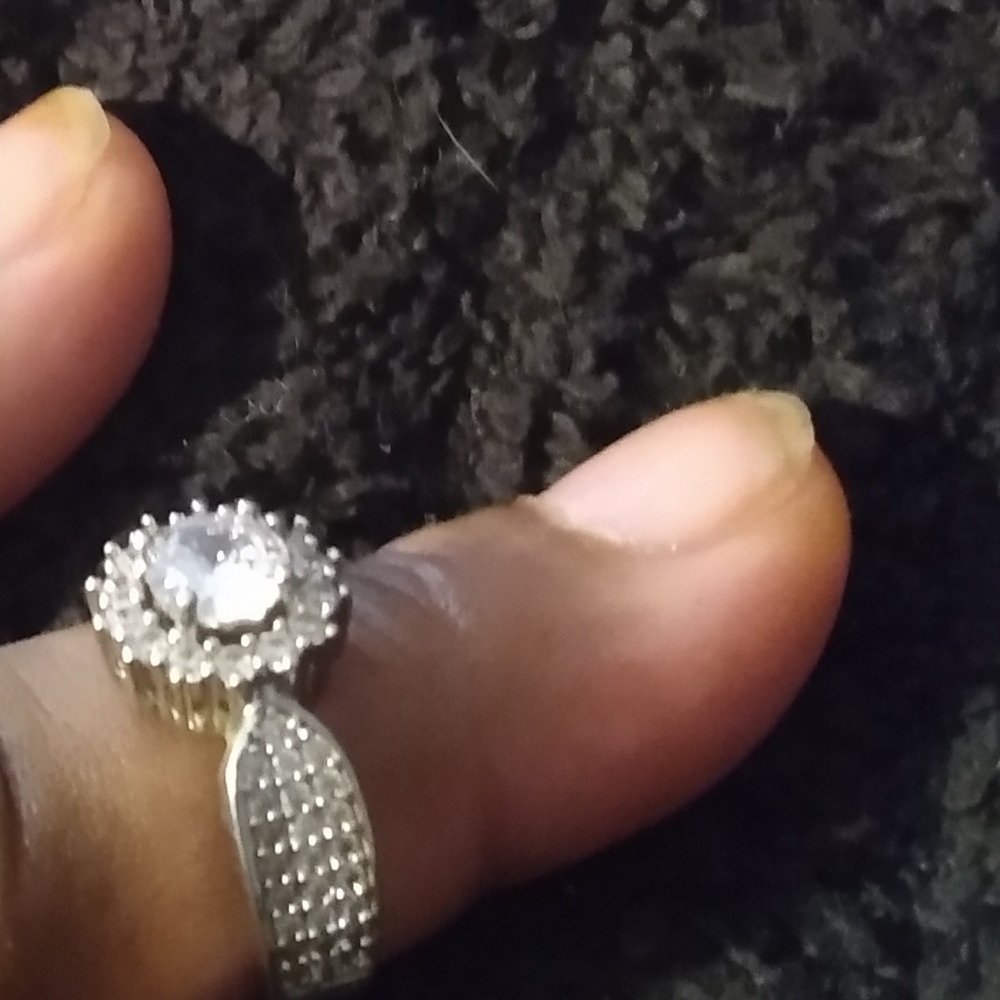 Ring - Picture 3 of 4